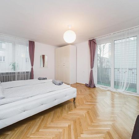 Sunshine Parkside Hideaway - 3 Bedroom - By Upstairs Cracovia Exterior foto