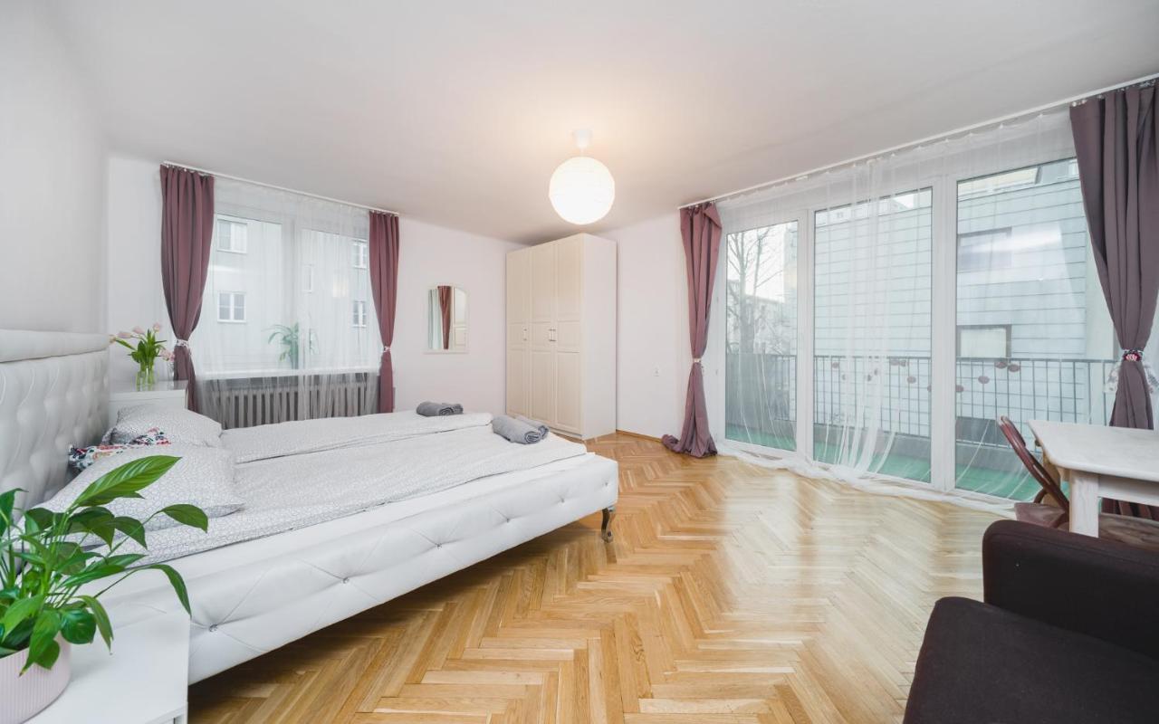 Sunshine Parkside Hideaway - 3 Bedroom - By Upstairs Cracovia Exterior foto