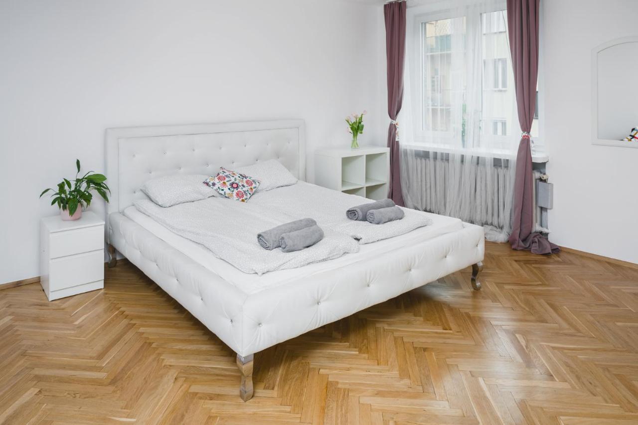 Sunshine Parkside Hideaway - 3 Bedroom - By Upstairs Cracovia Exterior foto