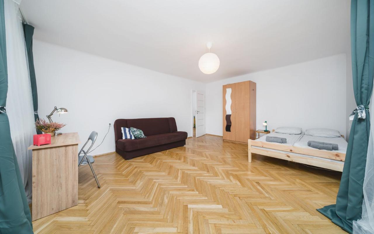 Sunshine Parkside Hideaway - 3 Bedroom - By Upstairs Cracovia Exterior foto