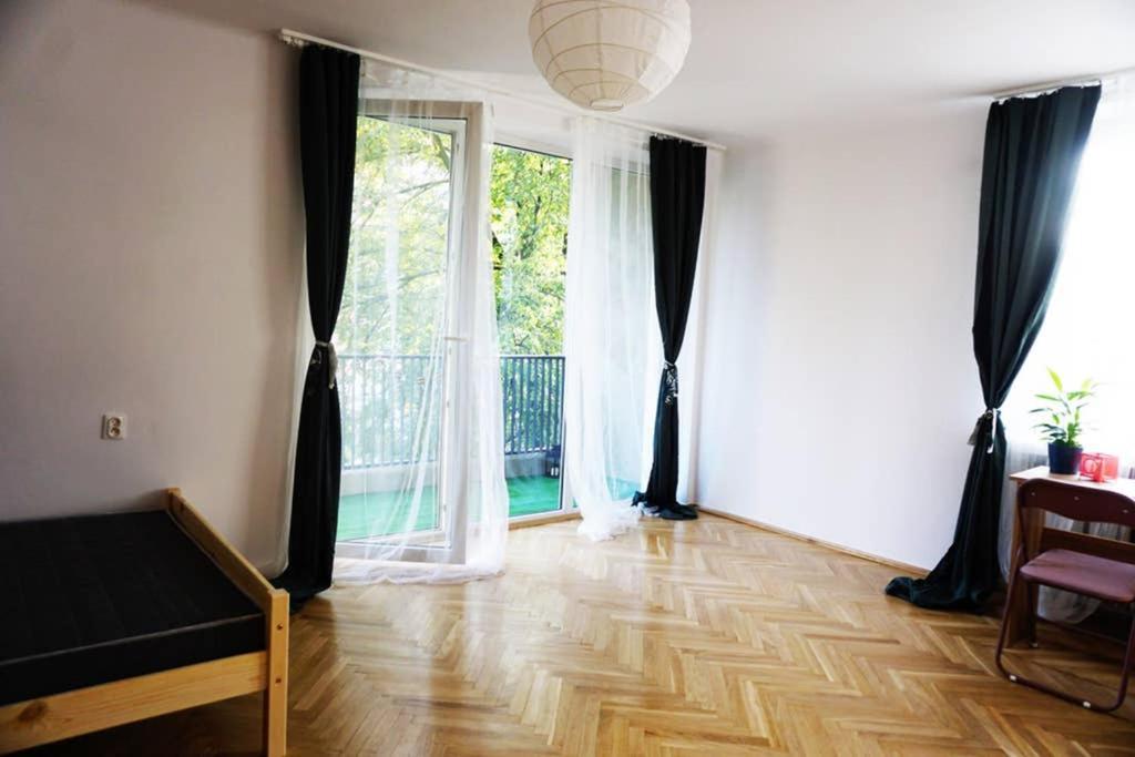 Sunshine Parkside Hideaway - 3 Bedroom - By Upstairs Cracovia Exterior foto