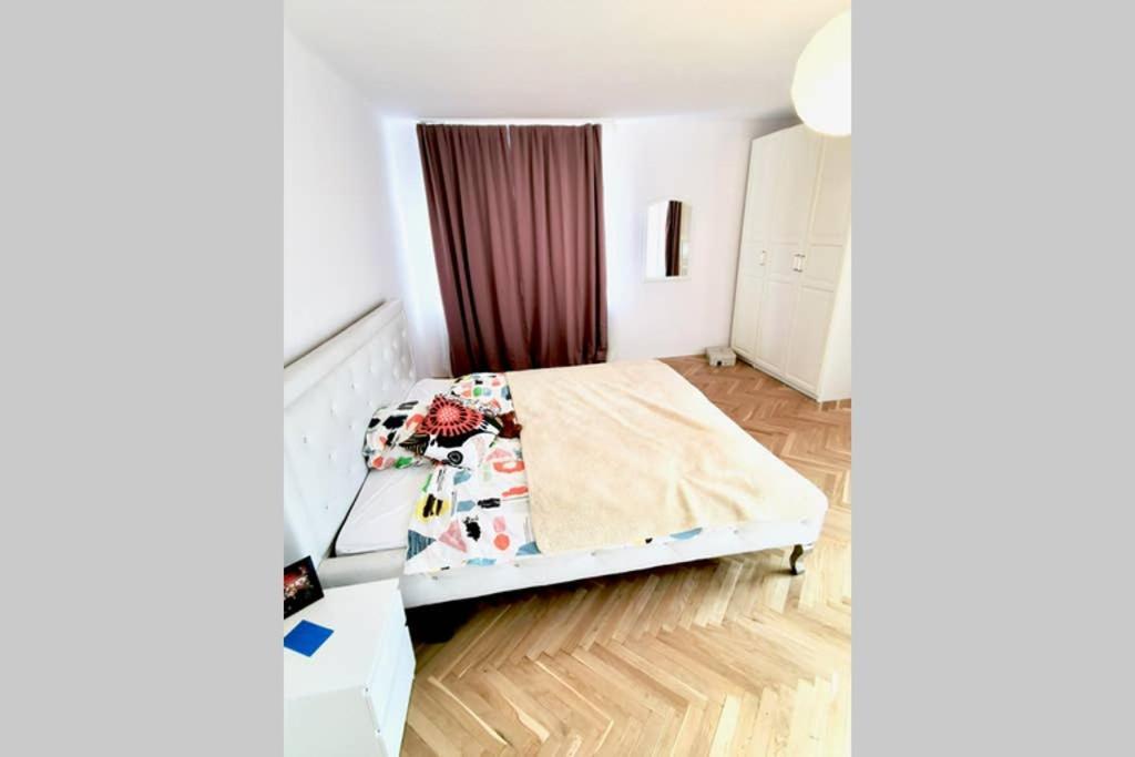 Sunshine Parkside Hideaway - 3 Bedroom - By Upstairs Cracovia Exterior foto
