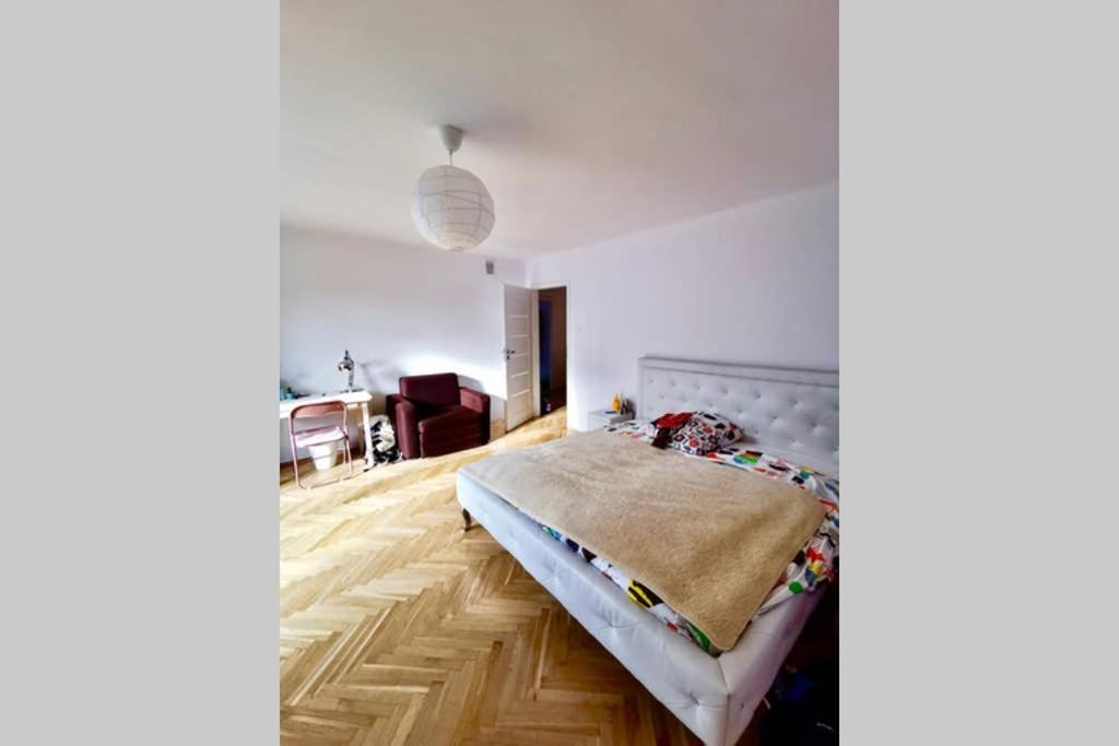 Sunshine Parkside Hideaway - 3 Bedroom - By Upstairs Cracovia Exterior foto