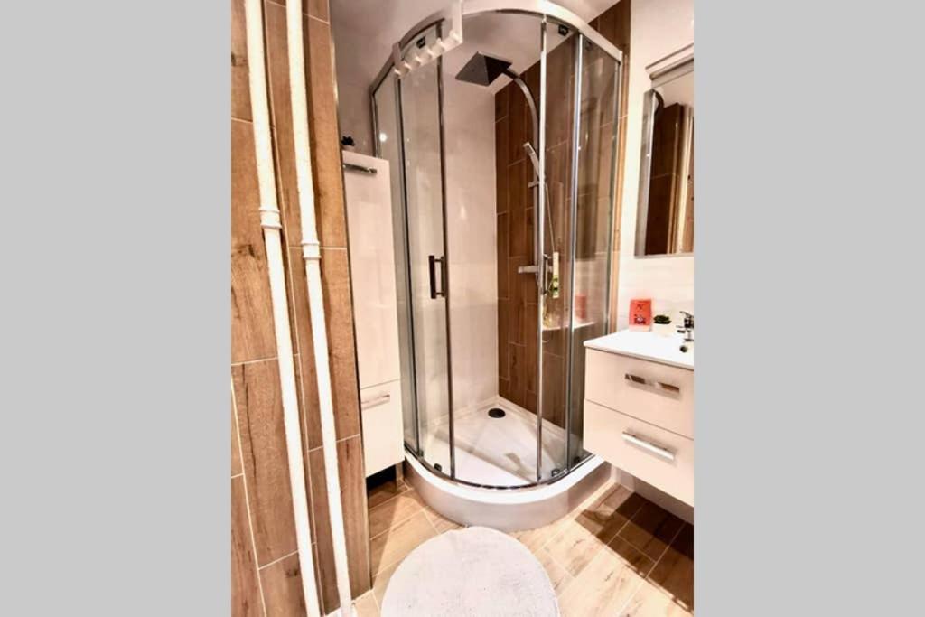 Sunshine Parkside Hideaway - 3 Bedroom - By Upstairs Cracovia Exterior foto